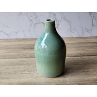 Handgemachte Keramik Flasche - Grüne Knospe Vase Blumenvase von BuxtonPotteryAU