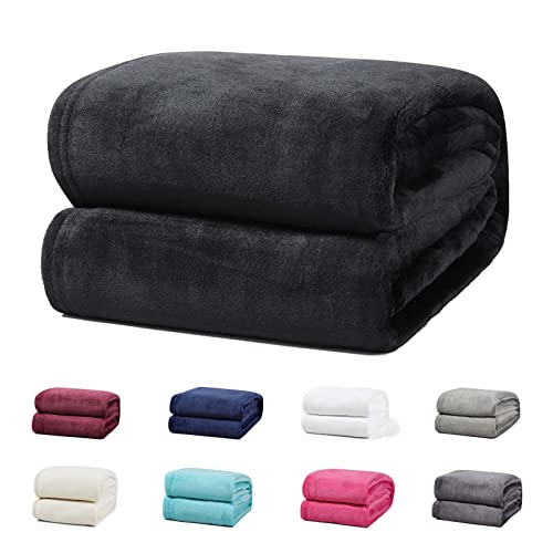 Buymax Flauschige Kuscheldecke 150x200 cm Fleecedecke Super Flausch 771 Gramm Überwurf Sofadecke Tagesdecke Wohndecke Wohnzimmerdecke Sofaüberwurf Uni Einfarbig, Farbe Schwarz von Buymax
