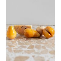 Set Of 5 Vintage Alabaster Fruits - Yellow Stone Fruit Handmade Mid Century Design Italy 1970S von BuzziGang