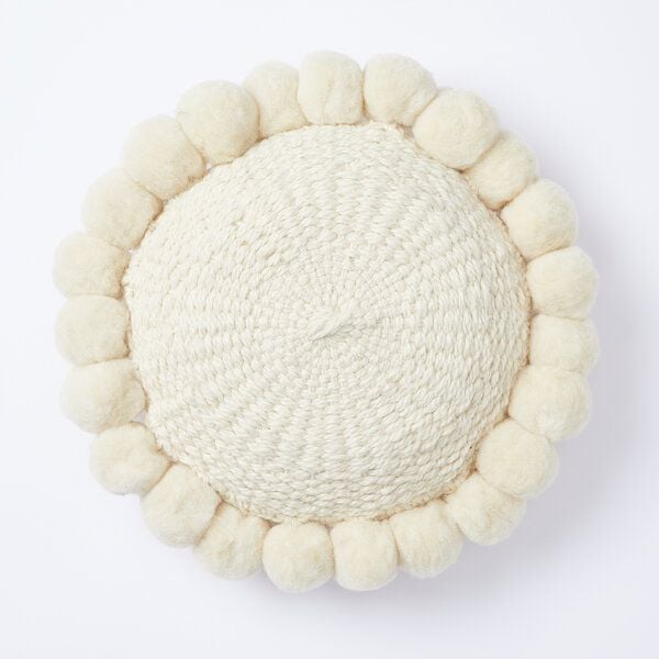 By Native Rundes Pom Pom Kissen "Salta", 100% Schurwolle, mulesingfrei von By Native