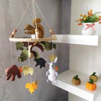 Krippe Baby Mobile/Waldtier Mobile/Wald Kinderzimmer Mobile/Babyzimmer Mobile Nach Maß/Junge Mama Geschenk von ByHelenDecor