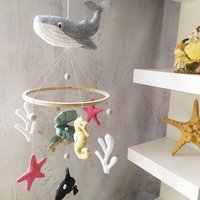 Big Wal Filz Baby Mobile, Mobile Junge, Meer Hängende Krippe Kinderzimmer Dekor, Custom Neugeborene Shower Geschenk von ByHelenDecor