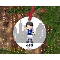 Kinderfußball Christbaumschmuck. Fußball.kinderornament.weihnachtsschmuck. Personalisierter Weihnachtsschmuck. Junge Fußball Ornament von ByTracey