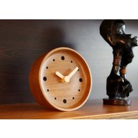 Holz Uhr, Tischuhr, Massivholz Vintage Schlafzimmer Kreative Kreatives Geschenk, Tischuhr von Byresinart