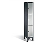 C+P Schließfachschrank Classic H1850xB320xT500mm Korpus: Schwarzgrau Türen: Weißaluminium Abteil: 1 Abteilbreite: 300mm Fächer: 3 mit Füßen von C+P