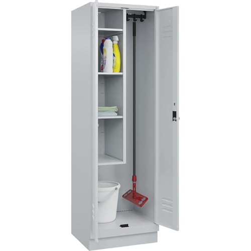 C + P Möbelsysteme C+P | Putzmittelspind Classic Plus | 1 Abteil | Trennwand mittig | verkürzt | lichtgrau | B 600 mm | mit Bodensockel | Drehriegel C + P Möbelsysteme C+P | Putzmittelspind Classic Plus | 1 Abteil | Trennwand mittig | verkürzt | lichtgrau | B 600 mm | mit Bodensockel | Drehriegel von C + P Möbelsysteme