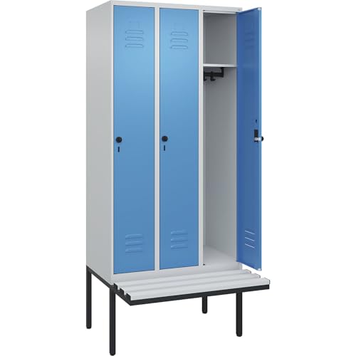 C + P Möbelsysteme C+P | Spind Classic Plus Sitzbank | 3 Abteile | lichtgrau/lichtblau | B 900 mm | Sicherheits-Drehriegel | auskragend | Kunststoff von C + P Möbelsysteme
