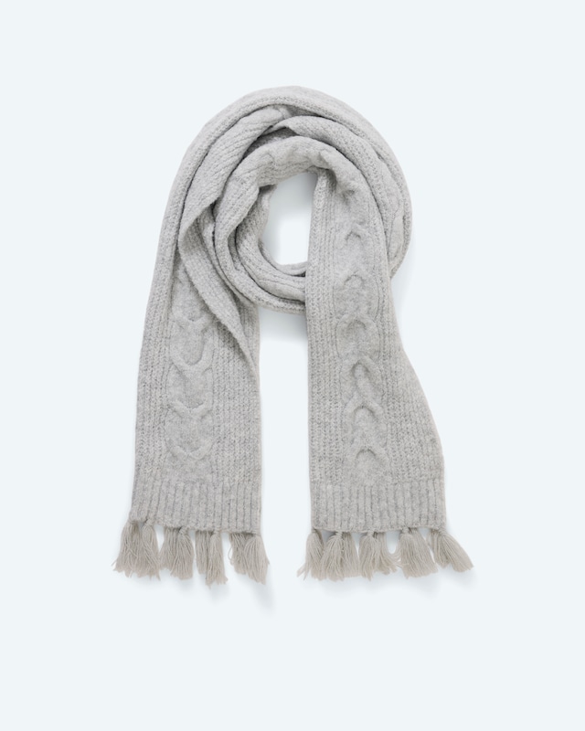 Strickschal, Zopfmuster und Fransen Strickschal, Zopfmuster und Fransen von C'est Paris by C'est tout