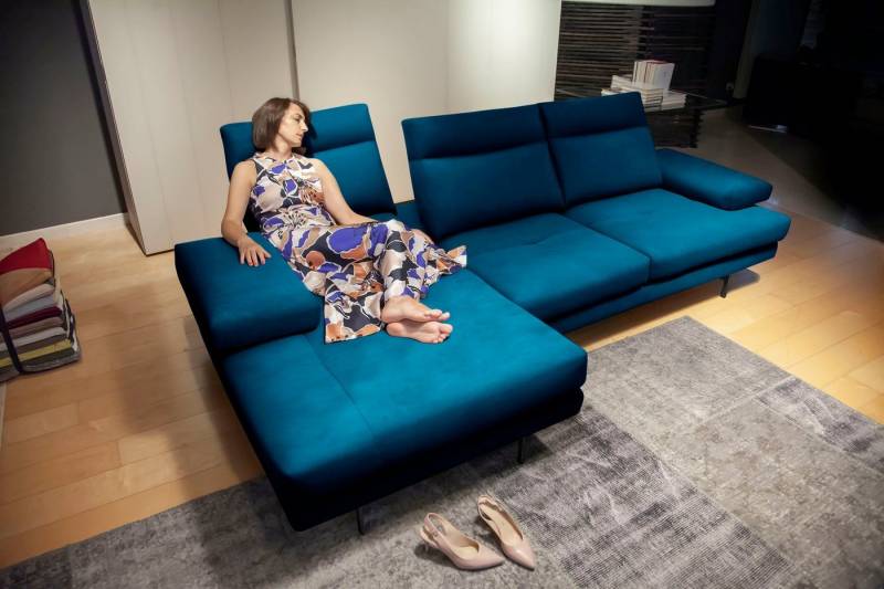 CALIA ITALIA Ecksofa Toby Wing, Komfortsofa der Extraklasse, bequem, L-Form, inklusive Sitztiefenverstellung, Füße in schwarz matt von CALIA ITALIA