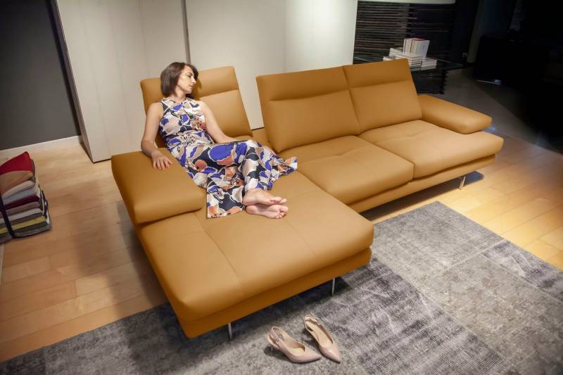 CALIA ITALIA Ecksofa Toby Wing, L-Form, Designsofa mit sensationellem Sitzkomfort, inklusive Sitztiefenverstellung, Füße in chrom glänzend von CALIA ITALIA