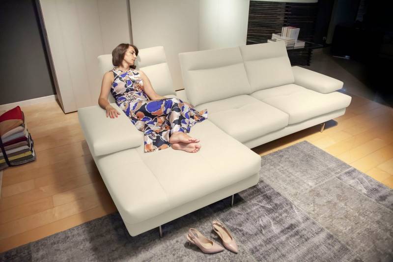 CALIA ITALIA Ecksofa Toby Wing, L-Form, Designsofa mit sensationellem Sitzkomfort, inklusive Sitztiefenverstellung, Füße in chrom glänzend von CALIA ITALIA
