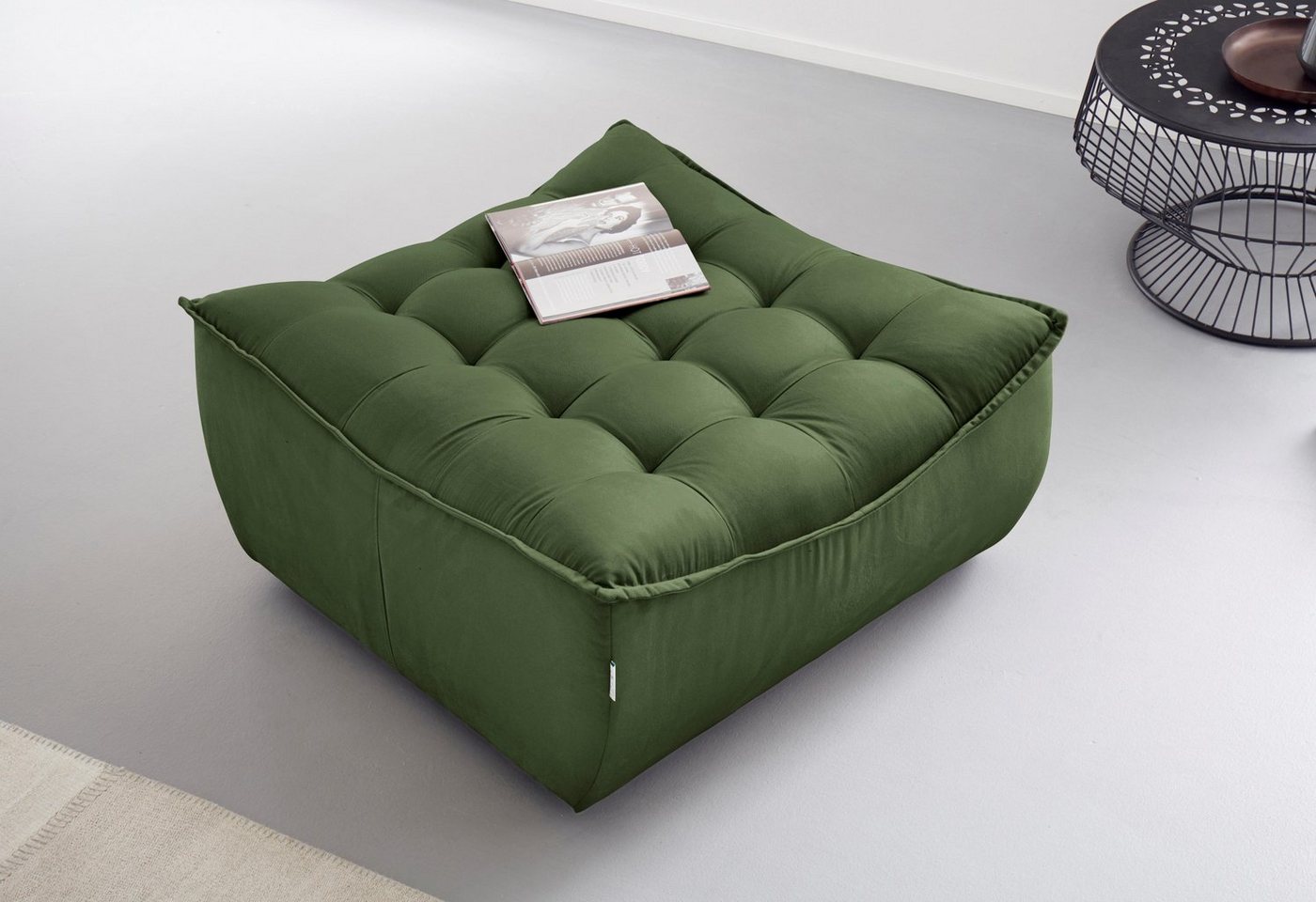 CALIA ITALIA Hocker Banjo, Designhocker in toller Optik und erstklassigem Sitzkomfort, in Kombination mit den passenden Modulen ein Blickfang im Wohnzimmer CALIA ITALIA Hocker Banjo, Designhocker in toller Optik und erstklassigem Sitzkomfort, in Kombination mit den passenden Modulen ein Blickfang im Wohnzimmer von CALIA ITALIA