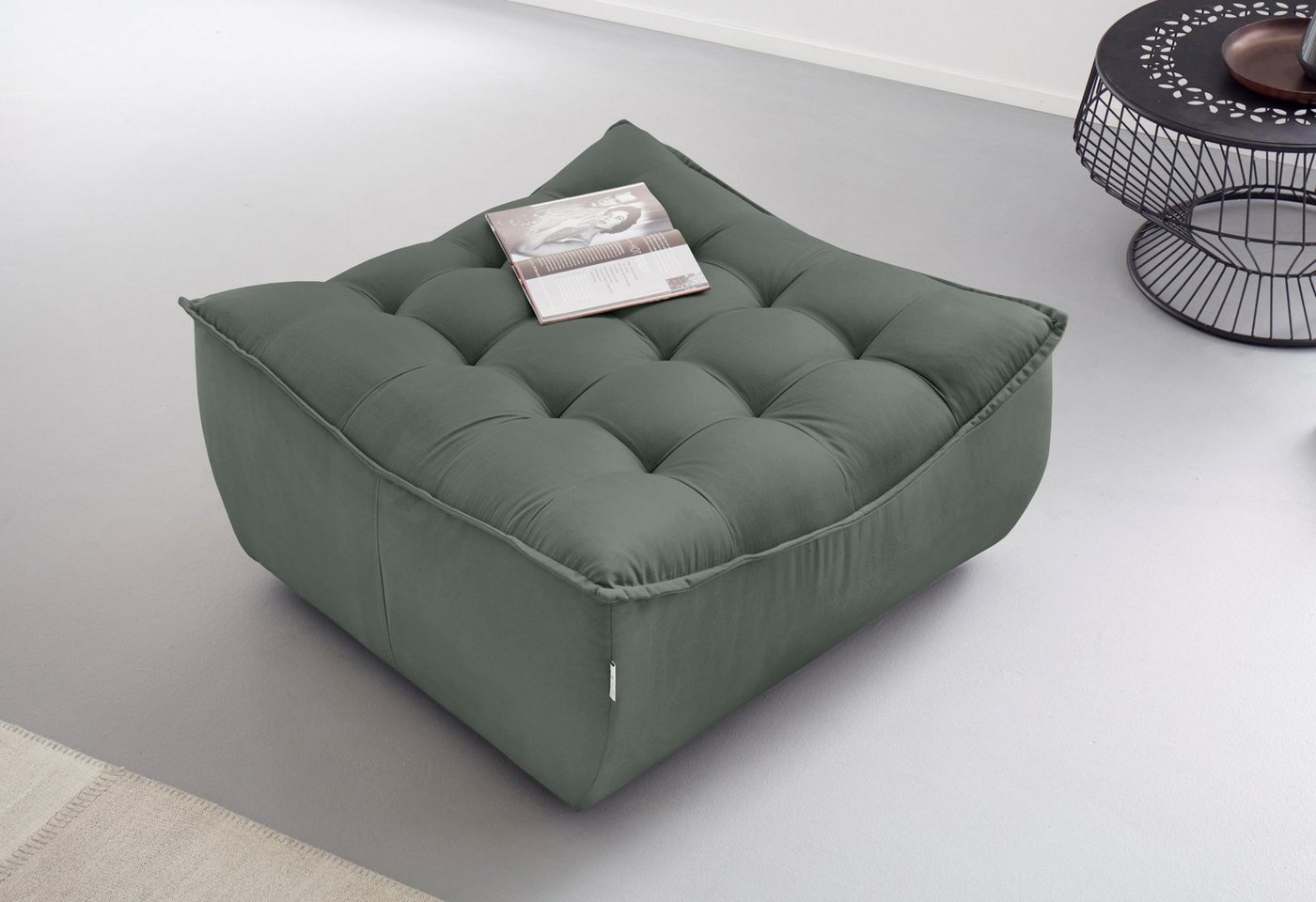 CALIA ITALIA Hocker Banjo, Designhocker in toller Optik und erstklassigem Sitzkomfort, in Kombination mit den passenden Modulen ein Blickfang im Wohnzimmer CALIA ITALIA Hocker Banjo, Designhocker in toller Optik und erstklassigem Sitzkomfort, in Kombination mit den passenden Modulen ein Blickfang im Wohnzimmer von CALIA ITALIA