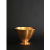 Vintage Mid Century Modern Gold Eloxierte Aluminium Schale von CALIVINTAGEUSA