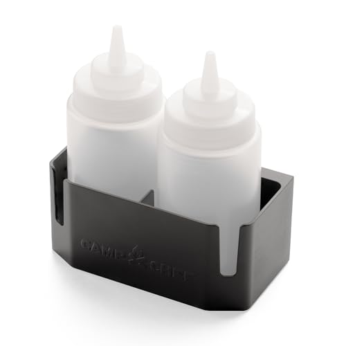 Camp Chef Flaschen-Caddy – Grillzubehör mit Flacher Oberseite, inklusive 2 Quetschflaschen und magnetischem Flaschenhalter von CAMP CHEF