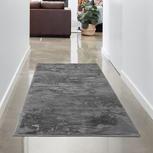 CARPETIA Schön weicher Badezimmer Teppich Hasenfell-Optik • waschbar • in anthrazit, 70 x 140 cm CARPETIA Schön weicher Badezimmer Teppich Hasenfell-Optik • waschbar • in anthrazit, 70 x 140 cm von CARPETIA