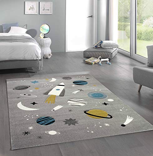 CARPETIA Teppich Kinderzimmer Weltraum Rakete Planeten grau blau Größe 120x170 cm von CARPETIA