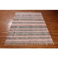 Rosa Handgemachter Baumwollteppich Schwarzer Wohnzimmer Block Bedruckt Teppich Home Decor 4x8 8x10 10x14 Füße Rosa Handgemachter Baumwollteppich Schwarzer Wohnzimmer Block Bedruckt Teppich Home Decor 4x8 8x10 10x14 Füße von CASAVANIHOMES
