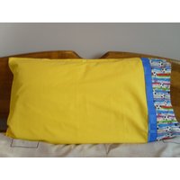 Gelb Mit Fußball-Feldbinde - Kissenbezug-Norm-Paar Gelb Mit Fußball-Feldbinde - Kissenbezug-Norm-Paar von CASESPLUS