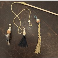 Katzenangel Set 3 - 4 Tlg. Rundholzstab Mit Schlüsselring Incl. Unterschiedliche Anhängern Snoki, Sammy, Und Maunzel von CATMoveArt