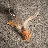 Katzenspielzeug - Coco Federn, Wurfspielzeug, Federkorken, Glöckchen, Natürlich Recycelt, Natur , Naturmaterialien Katzenspielzeug - Coco Federn, Wurfspielzeug, Federkorken, Glöckchen, Natürlich Recycelt, Natur , Naturmaterialien von CATMoveArt