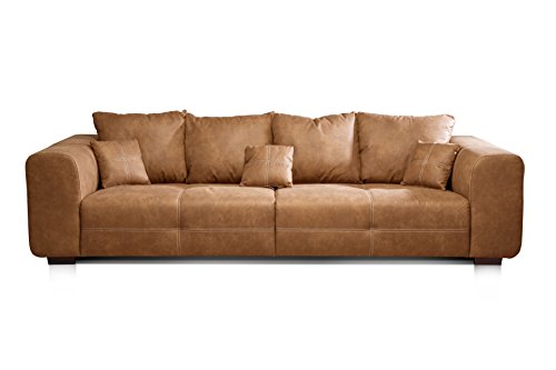 CAVADORE Big Sofa Mavericco / XXL Polstercouch im modernen Design in Lederoptik / Inklusive Rückenkissen und Zierkissen / 287 x 69 x 108 cm (BxHxT) / Mikrofaser Cognac von CAVADORE