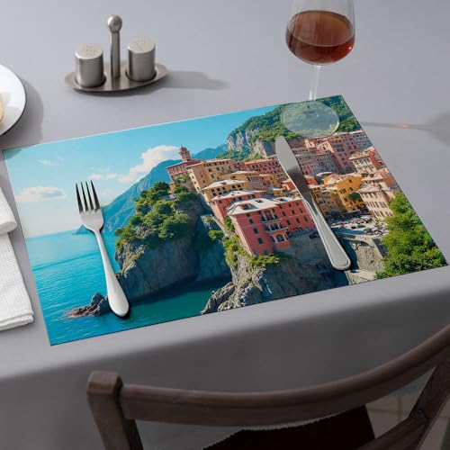 Blaue Tischsets, bunte Gebäude auf einer Klippe mit Blick auf das Meer, Esstischsets, Oster-Tischsets (6 Stück) von CBRT