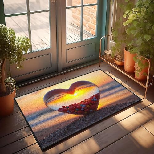 CBRT Veranda-Teppiche für den Außenbereich, eine herzförmige Glasvase gefüllt mit bunten Kieselsteinen, platziert an einem Strand bei Sonnenuntergang, Fußmatte, Badezimmerteppich-Set, lustige CBRT Veranda-Teppiche für den Außenbereich, eine herzförmige Glasvase gefüllt mit bunten Kieselsteinen, platziert an einem Strand bei Sonnenuntergang, Fußmatte, Badezimmerteppich-Set, lustige von CBRT