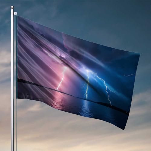 Gartenflagge, lustiges Gewitter über dem See: Eine spektakuläre Blitz-Display-Flagge, Windsäcke, Outdoor-Autoflaggen für Zimmer (152 x 244 cm) von CDSS
