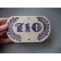 Beliebige Benutzerdefinierte Hausnummer/Türnummer Türdekor Vintage Dekor Türplakette Ziffern Blaues Schild Türschild von CERAMICSbyVITA