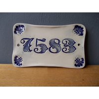 Ihre Hausnummer/Türnummer Türdekor Vintage Dekor Türschild Ziffern Blaues Schild von CERAMICSbyVITA