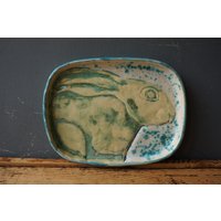 Keramik Hase Teller/Dekorative Osterhase Tischdekoration Sammlerstück Tablett von CERAMICSbyVITA