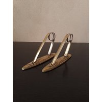 Ein Paar Zarte Gardinenstangen Halter Aus Bronzefarbenem Jugendstil/Secession Ein Paar Zarte Gardinenstangen Halter Aus Bronzefarbenem Jugendstil/Secession von CEsourced