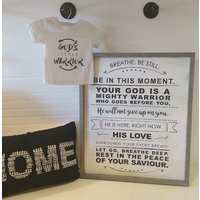 Seine Liebe/still Sein Holzschild Rustikale Housewarming Glauben Basiert Zeichen Handbemalt Wohnkultur von CHARLEYbrooke