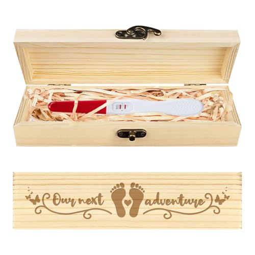 CHGCRAFT Schwangerschaftstest Aufbewahrungsbox Fußabdruck Schmetterling Hölzerne Schwangerschaftsankündigung Geschenke Box mit Raffia Band und Schloss Ankündigung Geschenke, 8x2x1.2 Zoll von CHGCRAFT
