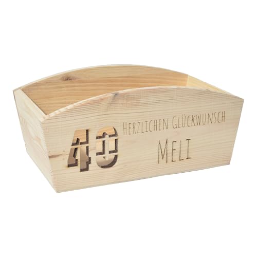 CHICCIE Geschenkkorb Personalisierbar Wunschtext mit Zahl 24x13x8cm Abgerundet Präsentkorb Holz Geschenkidee Holzkiste Runder Geburtstag Personalisierung von CHICCIE