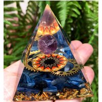 Fantasy Magie Amethyst Kugel Kyanit Orgon/Kristall Pyramide Orgonit/Positive Energie Generator/Chakra Heilung/Besonderes Geschenk/Energie von CHMineralCollection