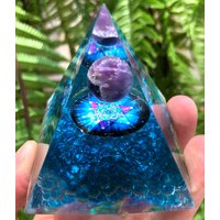 Fantasy Magie Amethyst Kugel Orgon/Kristall Pyramide Orgonit/Positive Energie Generator/Chakra Heilung/Besonderes Geschenk/Energiestein von CHMineralCollection