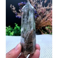 Natürlicher Großer Gartengrüner Phantomquarzturm/ Bergkristall/Lodalit/Chakra/Reiki/Heilstein/Geschenke Für Sie von CHMineralCollection