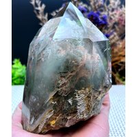 Natürlicher Großer Naturbelassener Garten Grün + Brauner Phantomquarz Turm/Bergkristall/Bergkristall/Heilstein/Heilkristall/Besonderes Geschenk Natürlicher Großer Naturbelassener Garten Grün + Brauner Phantomquarz Turm/Bergkristall/Bergkristall/Heilstein/Heilkristall/Besonderes Geschenk von CHMineralCollection