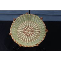 Gullah Love Sweetgrass Handgewebter Korb Mit Liebesknoten Aus Charleston South Carolina Gullah Love Sweetgrass Handgewebter Korb Mit Liebesknoten Aus Charleston South Carolina von CHSSweetgrass