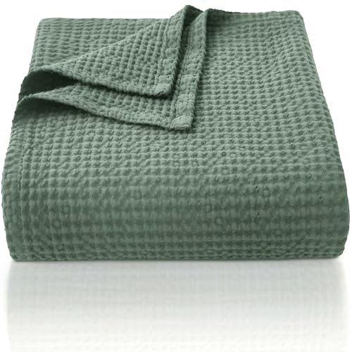 CHUFFED 100% Baumwolle Decke 150 x 200 cm, Weiche und Atmungsaktive Tagesdecke, Waffelmuster Leichte Decke als Sofadecke Couchdecke, Weich Kuschelige Wohndecke Wohnzimmer, Sofa Couch Grün von CHUFFED