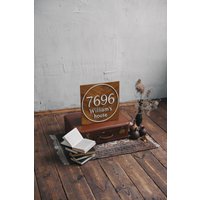 Personalisiertes Karpatenkieferhaus-Namensschild, Shiplap-Familiendekor von CJamStore