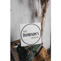 Personalisiertes Familienschild Haustürschild Aus Karpatenkiefer Personalisiertes Familienschild Haustürschild Aus Karpatenkiefer von CJamStore