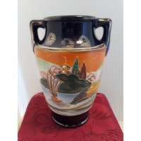 6-Zoll-Henkelvase Satsuma Stil Mit Jagd-, Vintage Made in Japan von CLHCollectibles