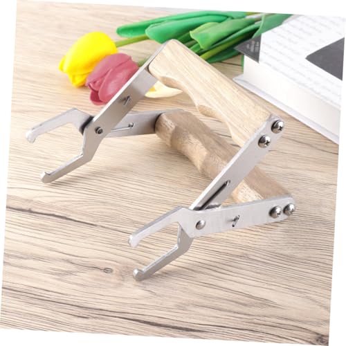 CLISPEED Bee Hive Frame Holder mit Holzgriff Imkereibedarf Rahmenhalter Werkzeug zum Sicheren Greifen und Anheben von Wabenrahmen Effizientes Beekeeping Capture Grip Tool für Imker CLISPEED Bee Hive Frame Holder mit Holzgriff Imkereibedarf Rahmenhalter Werkzeug zum Sicheren Greifen und Anheben von Wabenrahmen Effizientes Beekeeping Capture Grip Tool für Imker von CLISPEED