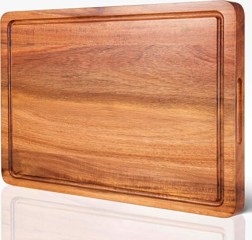 COCOBOSS Holzschneidebrett, Schneidebrett aus Akazienholz Hochwertig für Küche Groß: 38cmx25cmx2,5cm – mit Saftschlitz und praktischen Griffen von COCOBOSS