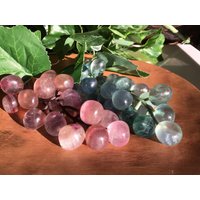 Fluorite Grape Fluorite Grape von COCOROCRYSTAL