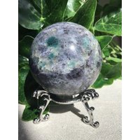 Iolite Sphere von COCOROCRYSTAL