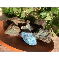 Labradorite Raw Stone von COCOROCRYSTAL